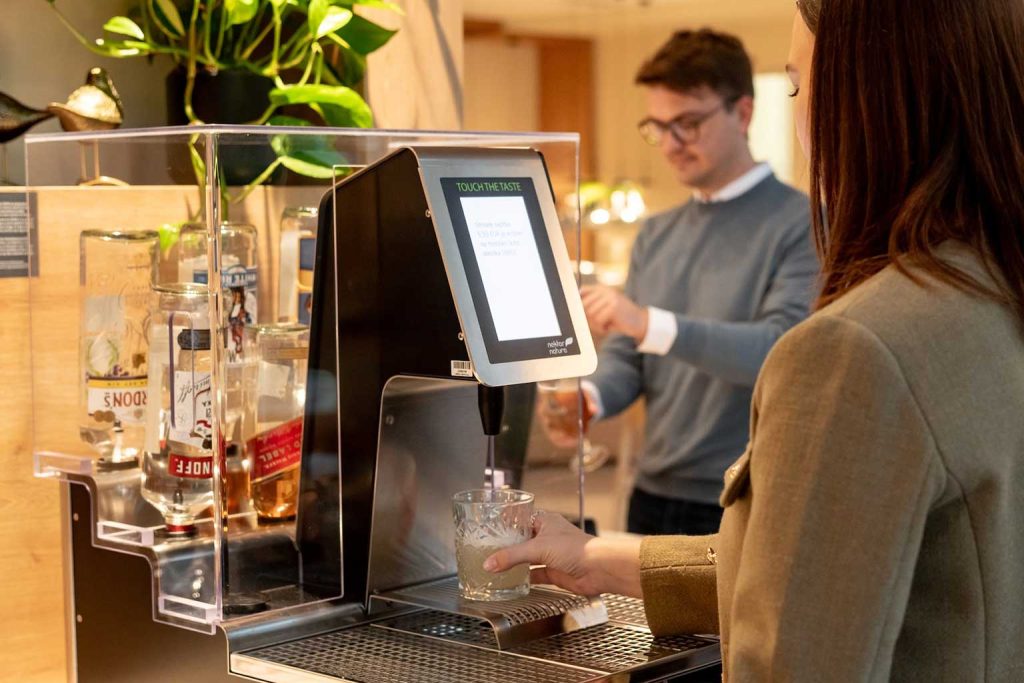 nektar-natura-dispensing-systems-Tower-Touch-4-mobile